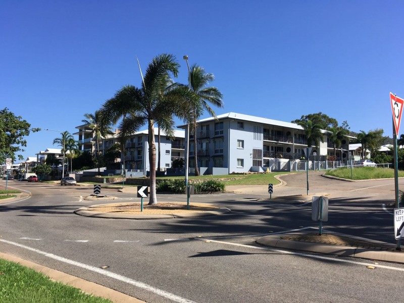 Unit 9/109 The Strand, North Ward QLD 4810
