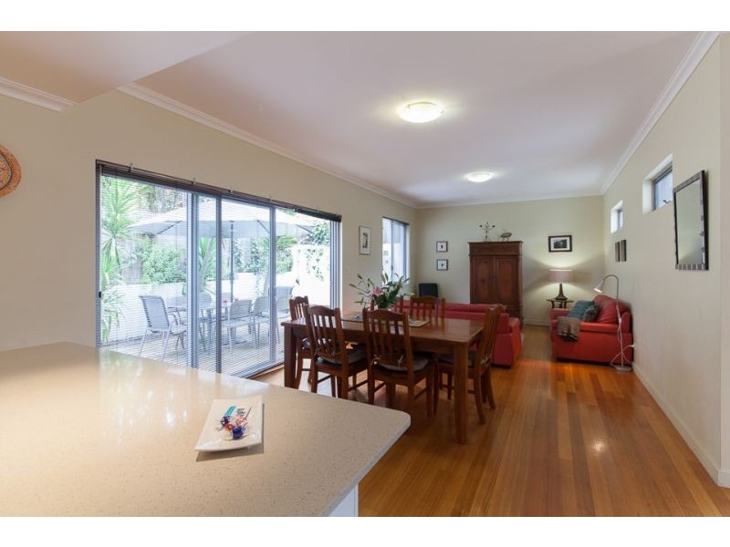 2/31 Harvest Rd, North Fremantle WA 6159