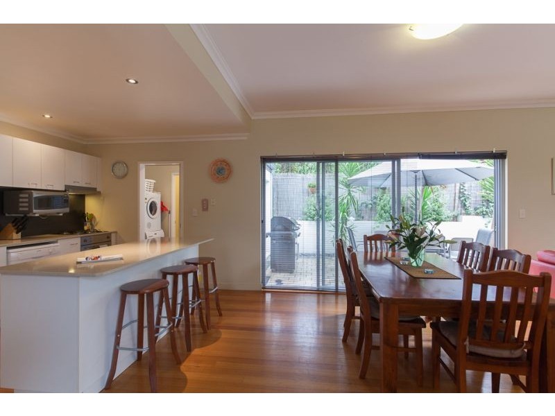 2/31 Harvest Rd, North Fremantle WA 6159