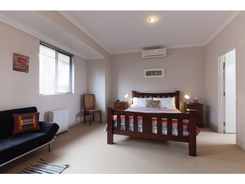 2/31 Harvest Rd, North Fremantle WA 6159