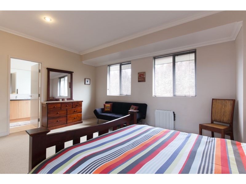 2/31 Harvest Rd, North Fremantle WA 6159