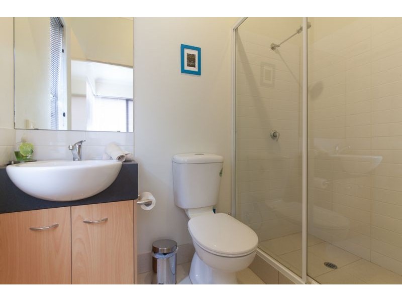 2/31 Harvest Rd, North Fremantle WA 6159