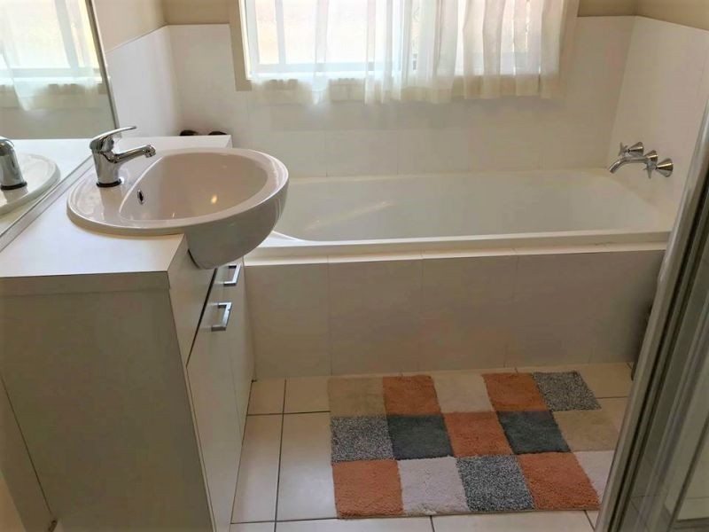3 Shelley Avenue, Mount Warren Park QLD 4207