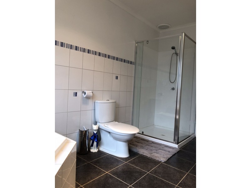 28 First Parade, Raymond Island VIC 3880