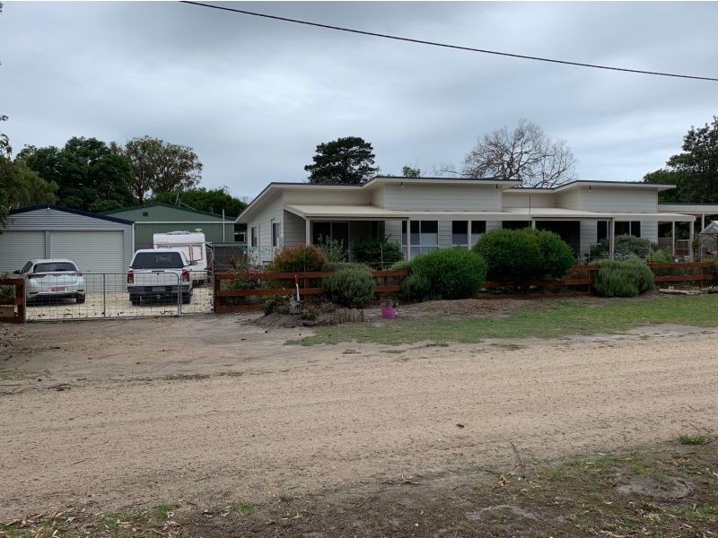 28 First Parade, Raymond Island VIC 3880