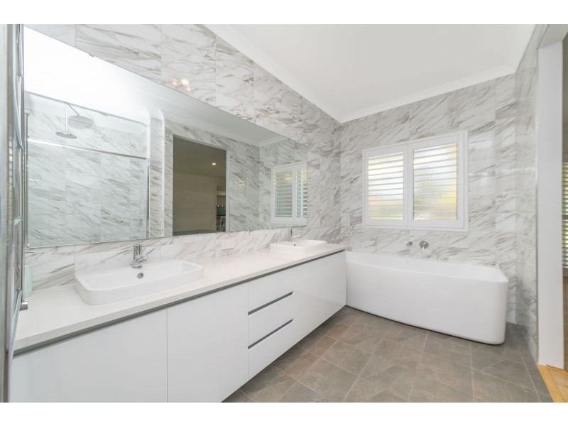 82A Empire Ave, Wembley Downs WA 6019