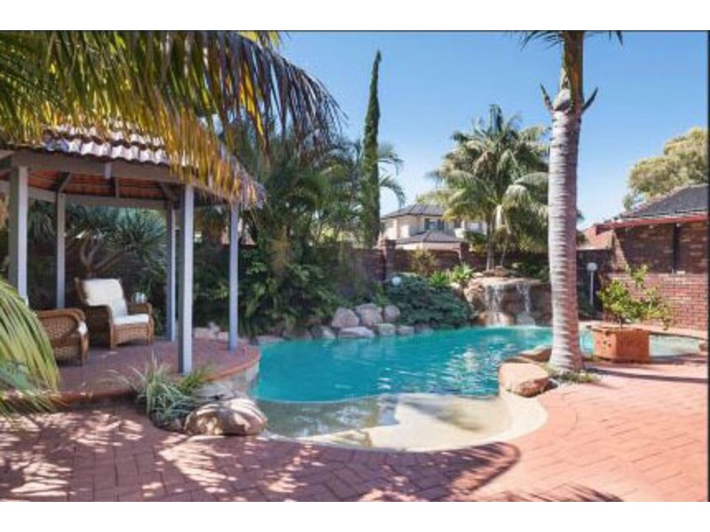 1 Seaforth Loop, Kallaroo WA 6025