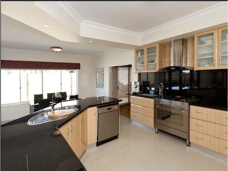 11 Cobblestones Circuit, Secret Harbour WA 6173