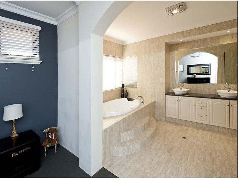 11 Cobblestones Circuit, Secret Harbour WA 6173