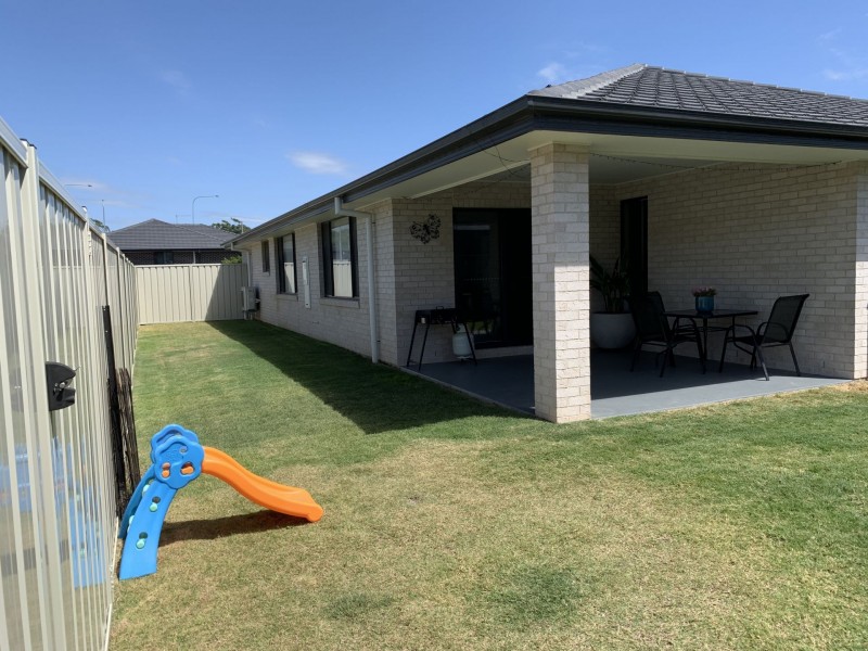 27 Sunshine Circuit, Emerald Beach NSW 2456