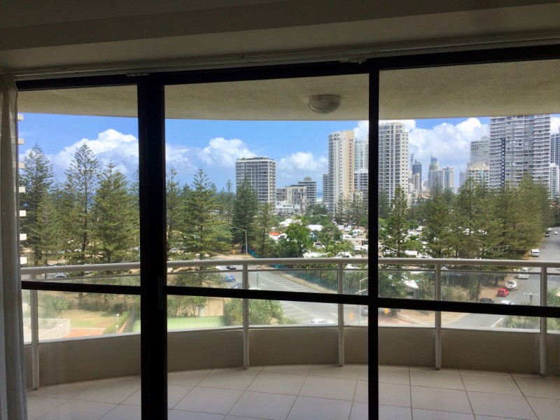 34/3 Cunningham Av, Main Beach QLD 4217