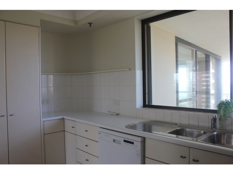 34/3 Cunningham Av, Main Beach QLD 4217