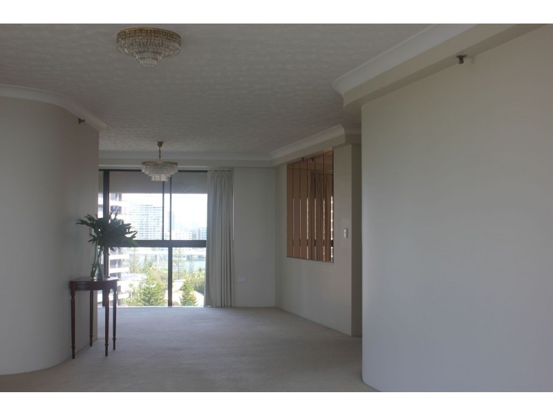 34/3 Cunningham Av, Main Beach QLD 4217