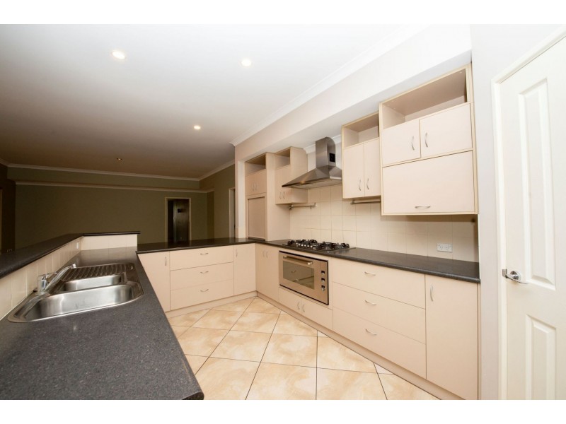 37 Avalon road, Australind WA 6233