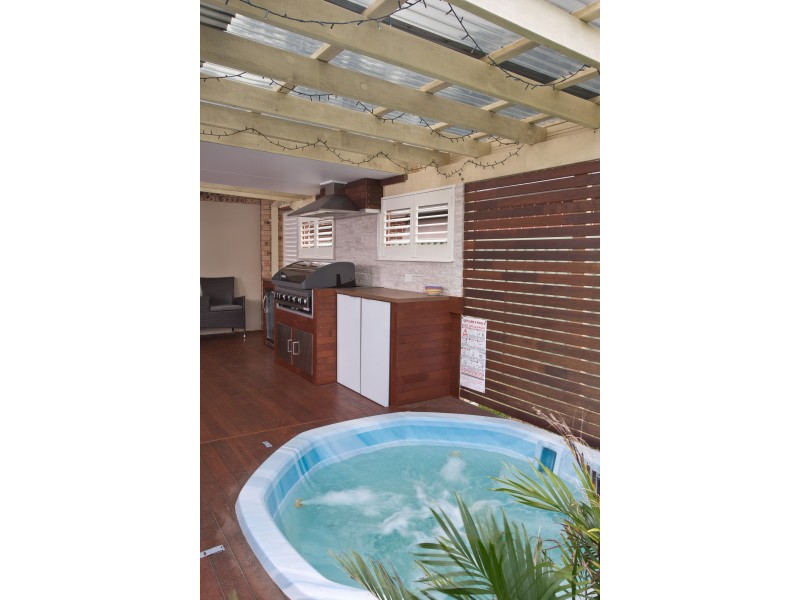 33 Reeves Street, Narara NSW 2250