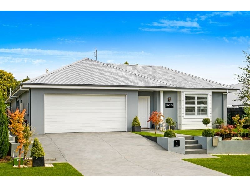 1 Glenrowan Grove, Bowral NSW 2576