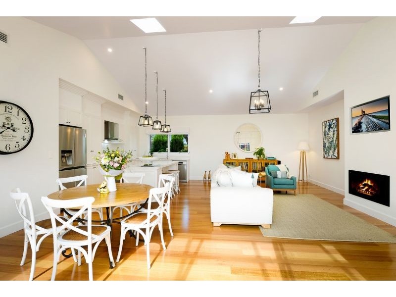 1 Glenrowan Grove, Bowral NSW 2576
