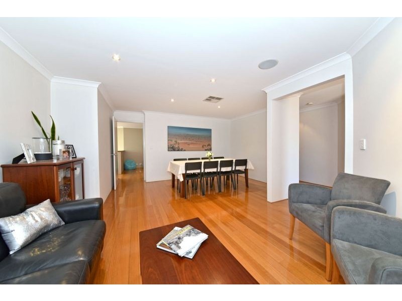 9 Trent Bridge Avenue, Madeley WA 6065