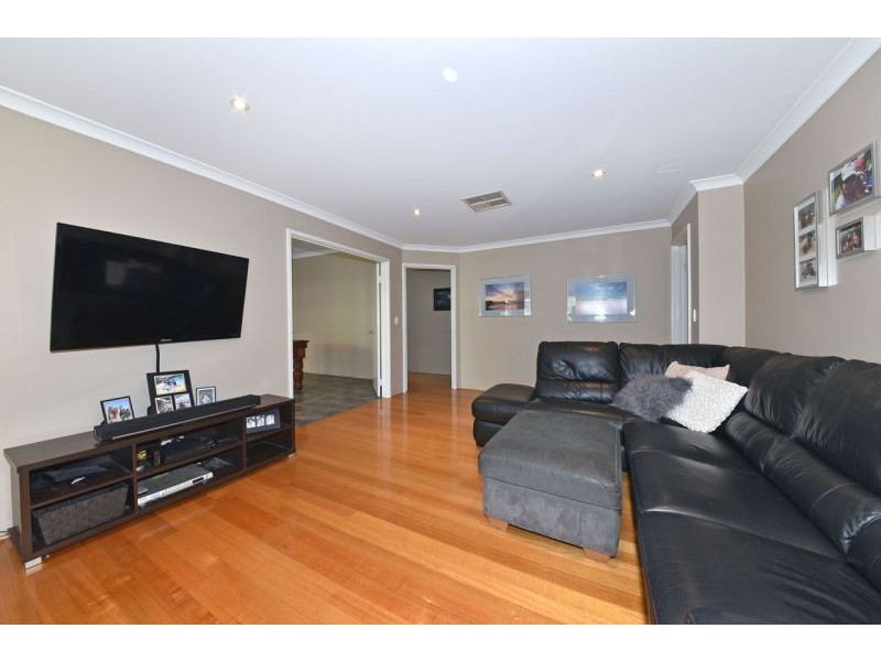 9 Trent Bridge Avenue, Madeley WA 6065