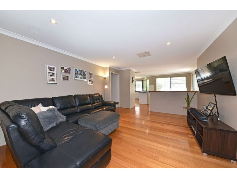 9 Trent Bridge Avenue, Madeley WA 6065