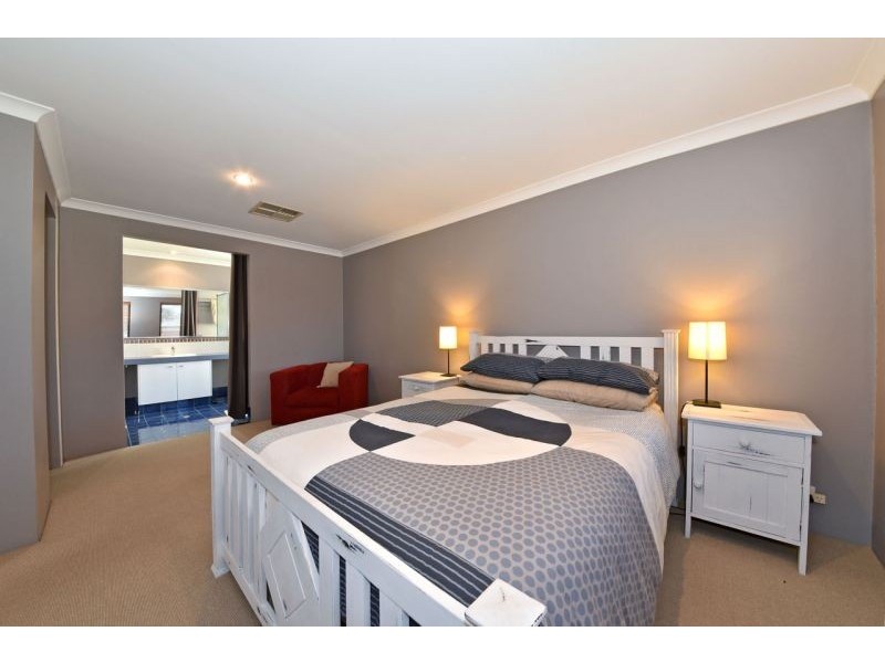 9 Trent Bridge Avenue, Madeley WA 6065