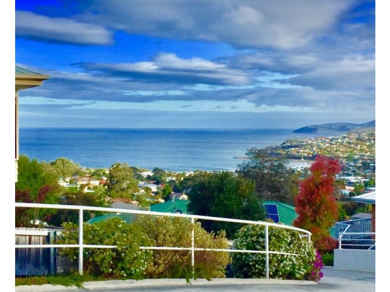 2 / 31 Stirling Ave, Blackmans Bay TAS 7052