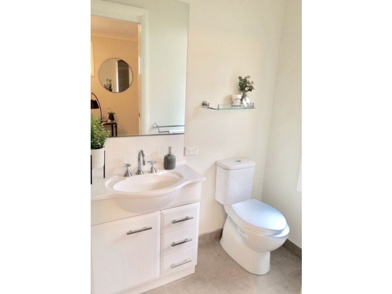 2 / 31 Stirling Ave, Blackmans Bay TAS 7052