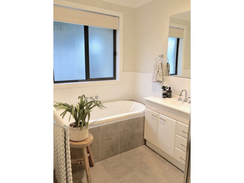 2 / 31 Stirling Ave, Blackmans Bay TAS 7052