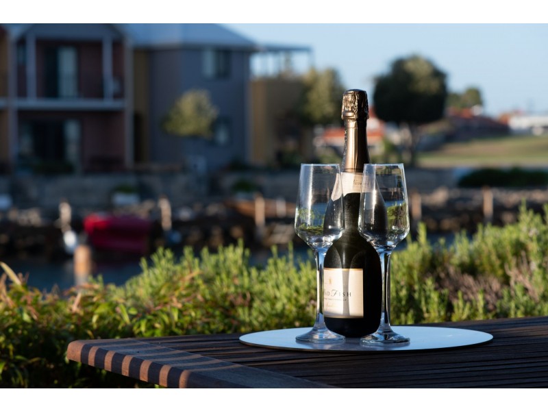 8//40 Rialto Place, Halls Head WA 6210