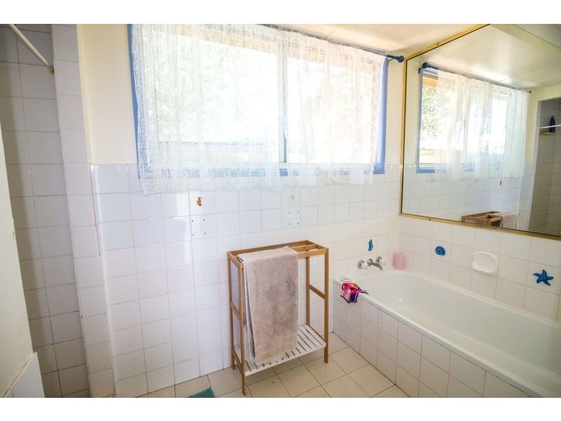 4 Ernie Twyford Street, Kalkie QLD 4670