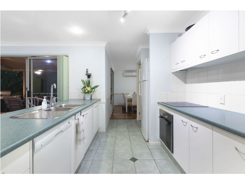 29 Hibertia Avenue, Elanora QLD 4221