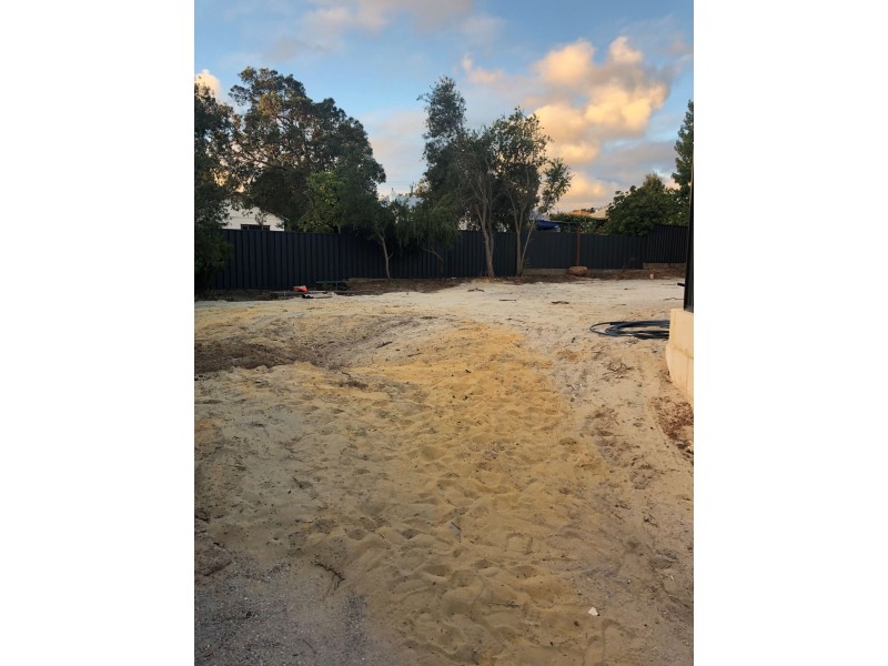 8 Traylen Road, Kalamunda WA 6076