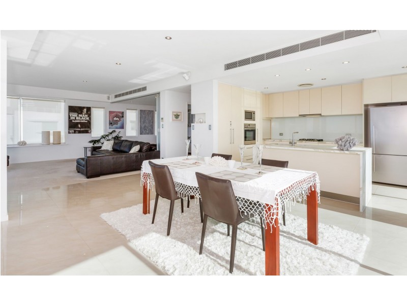 4/114 Pacific Parade, Bilinga QLD 4225
