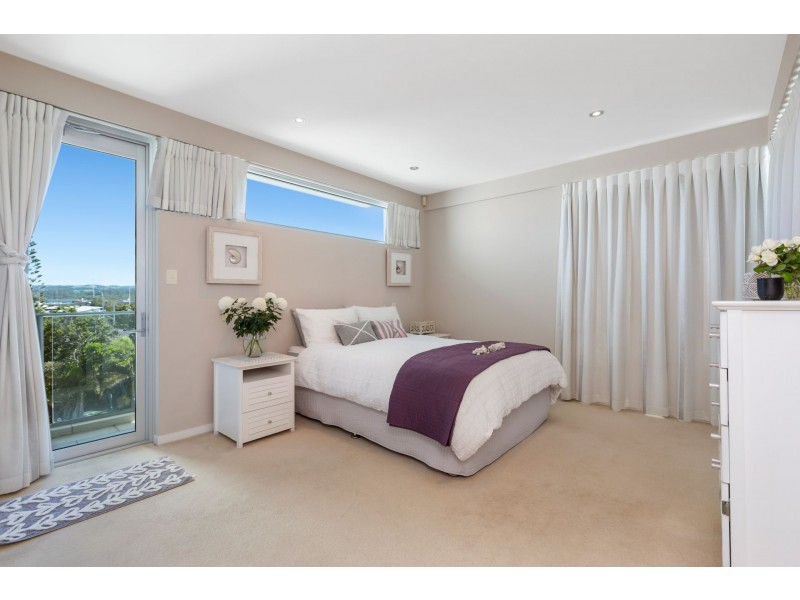 4/114 Pacific Parade, Bilinga QLD 4225
