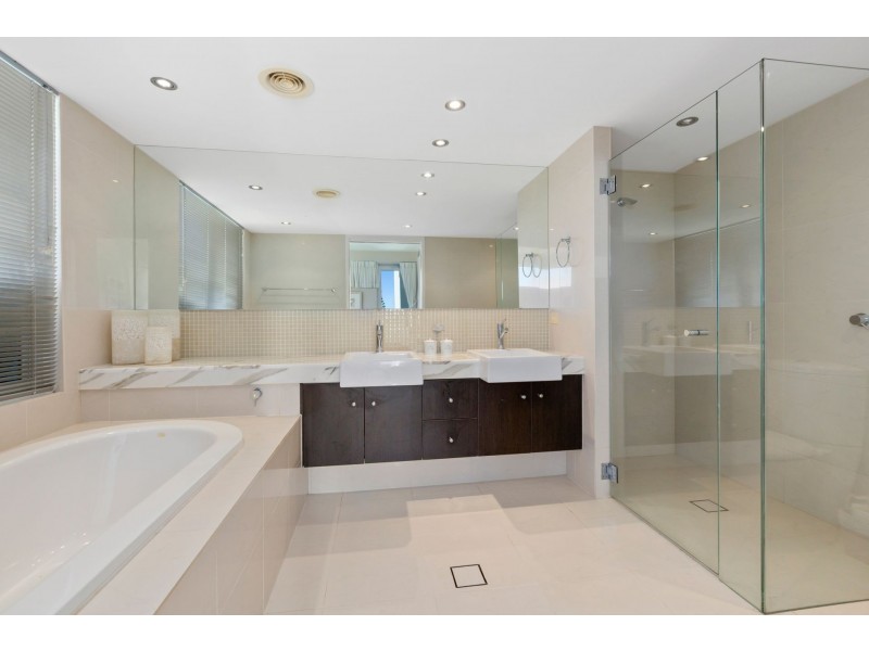 4/114 Pacific Parade, Bilinga QLD 4225