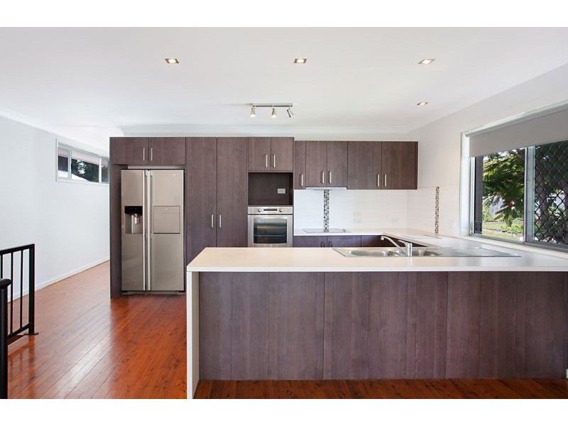 29 Sydney Street, Labrador QLD 4215