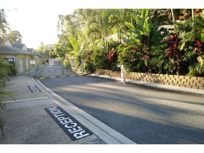 1050/6 Crestridge Crescent, Oxenford QLD 4210