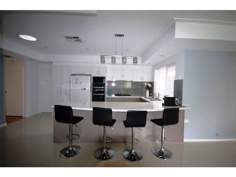 169 Twickenham Drive, Kingsley WA 6026