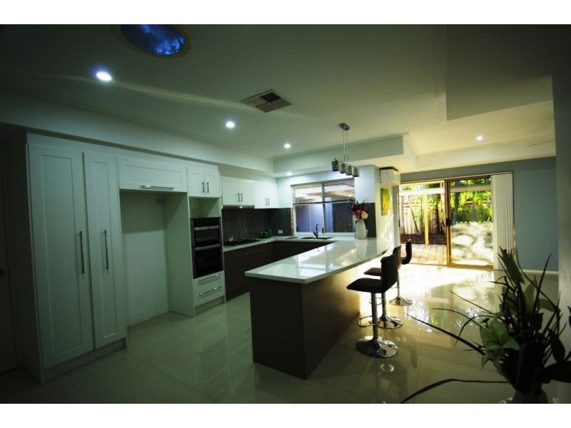 169 Twickenham Drive, Kingsley WA 6026