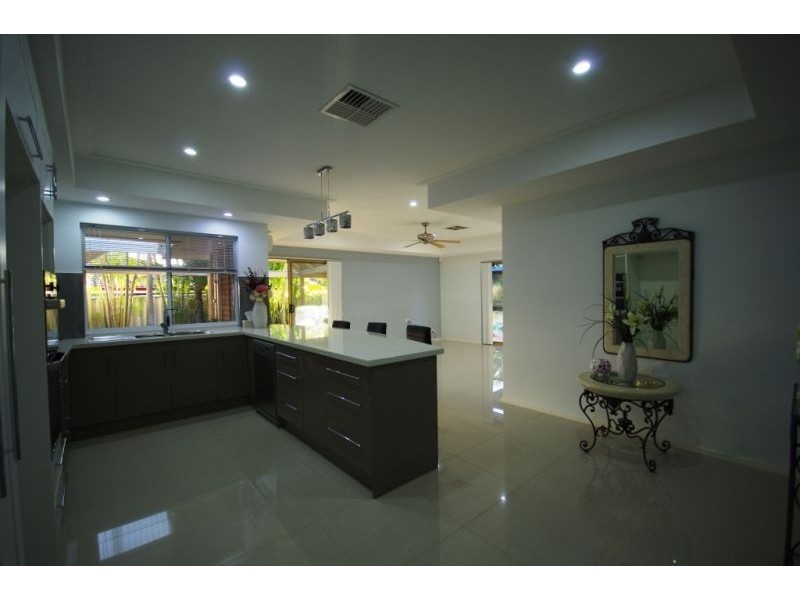 169 Twickenham Drive, Kingsley WA 6026