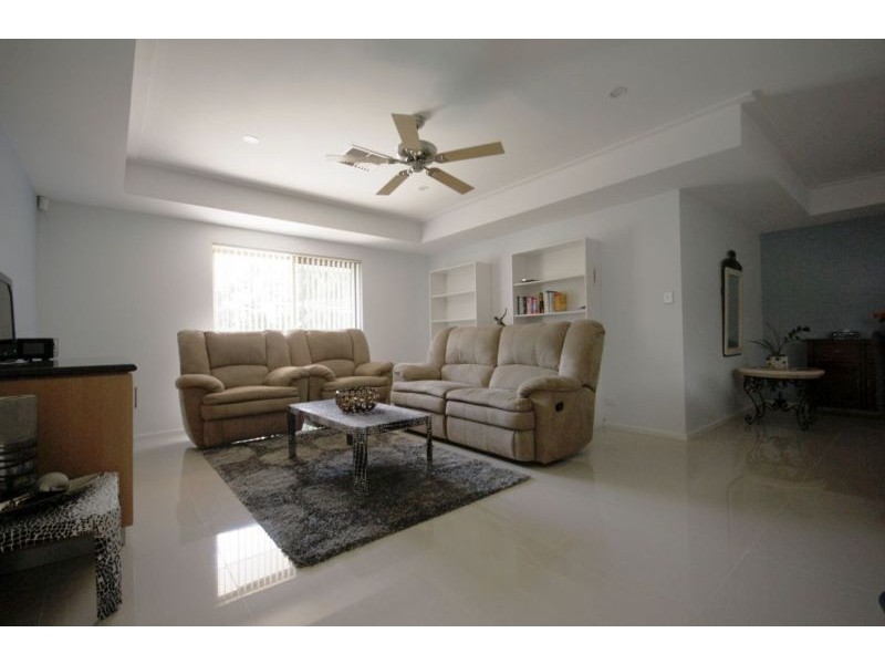 169 Twickenham Drive, Kingsley WA 6026