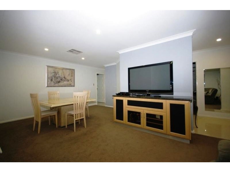 169 Twickenham Drive, Kingsley WA 6026