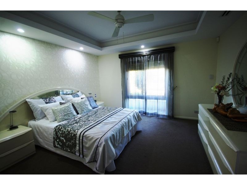 169 Twickenham Drive, Kingsley WA 6026