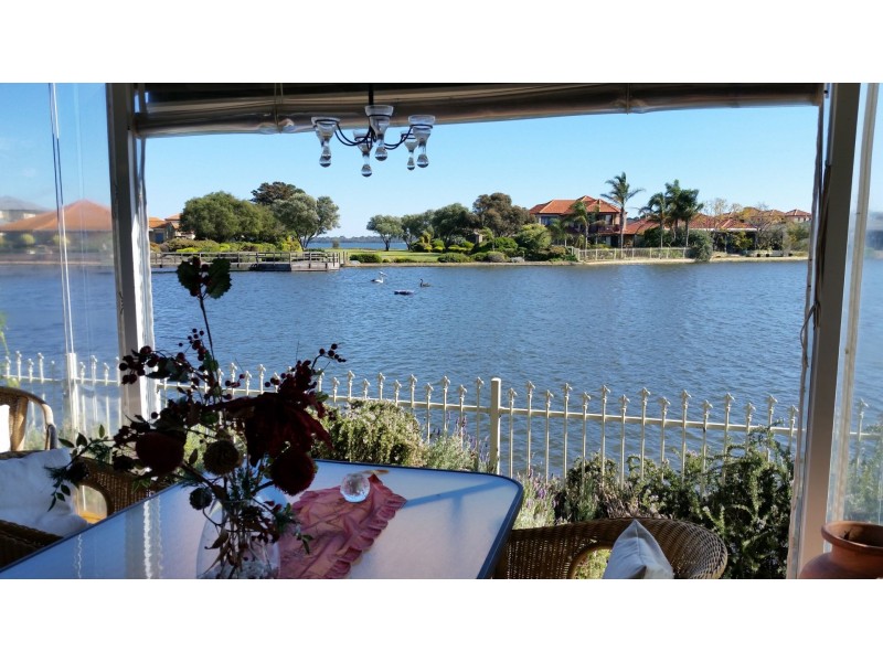 4 Pickworth Retreat, Pelican Point WA 6230