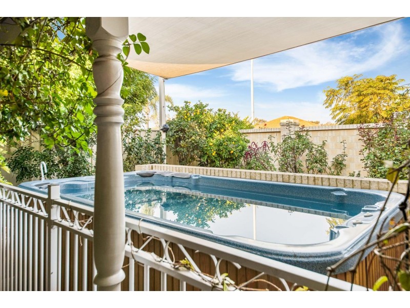 4 Pickworth Retreat, Pelican Point WA 6230