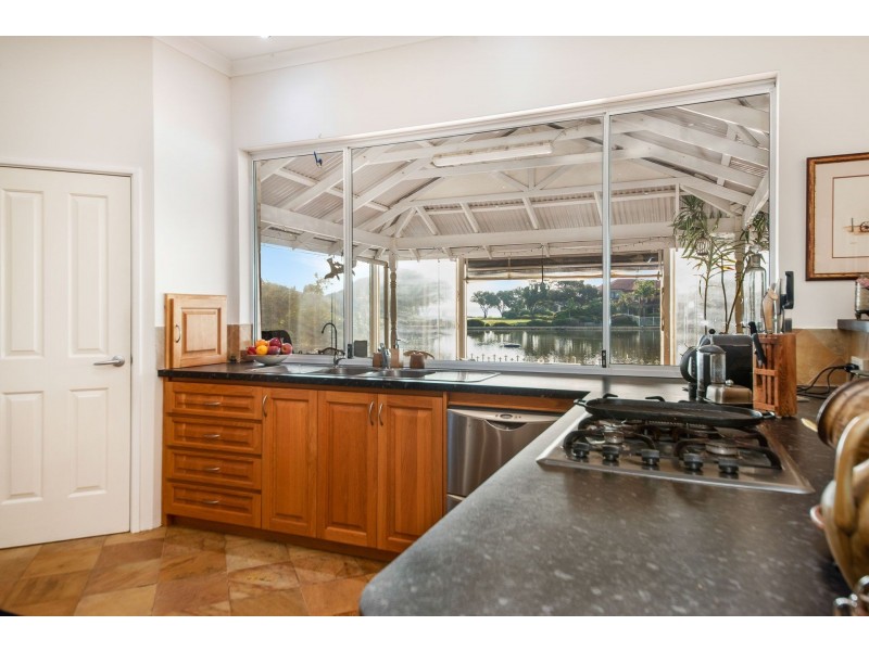 4 Pickworth Retreat, Pelican Point WA 6230