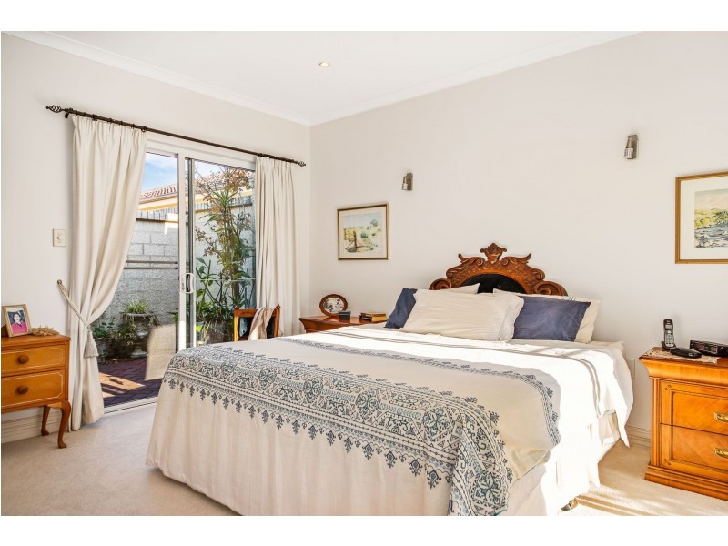 4 Pickworth Retreat, Pelican Point WA 6230