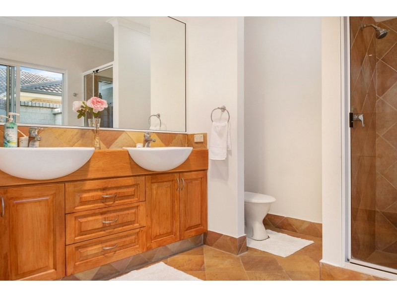 4 Pickworth Retreat, Pelican Point WA 6230