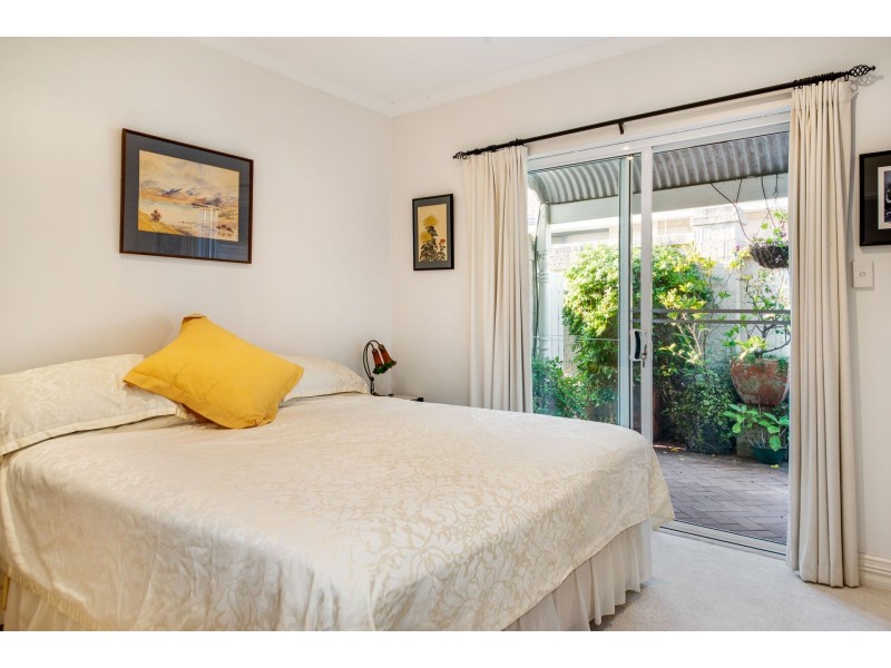 4 Pickworth Retreat, Pelican Point WA 6230