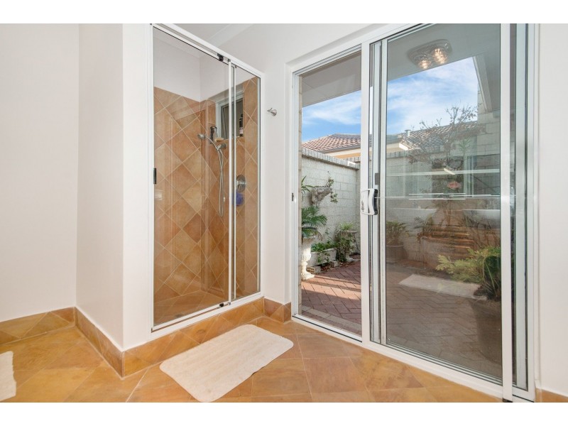 4 Pickworth Retreat, Pelican Point WA 6230